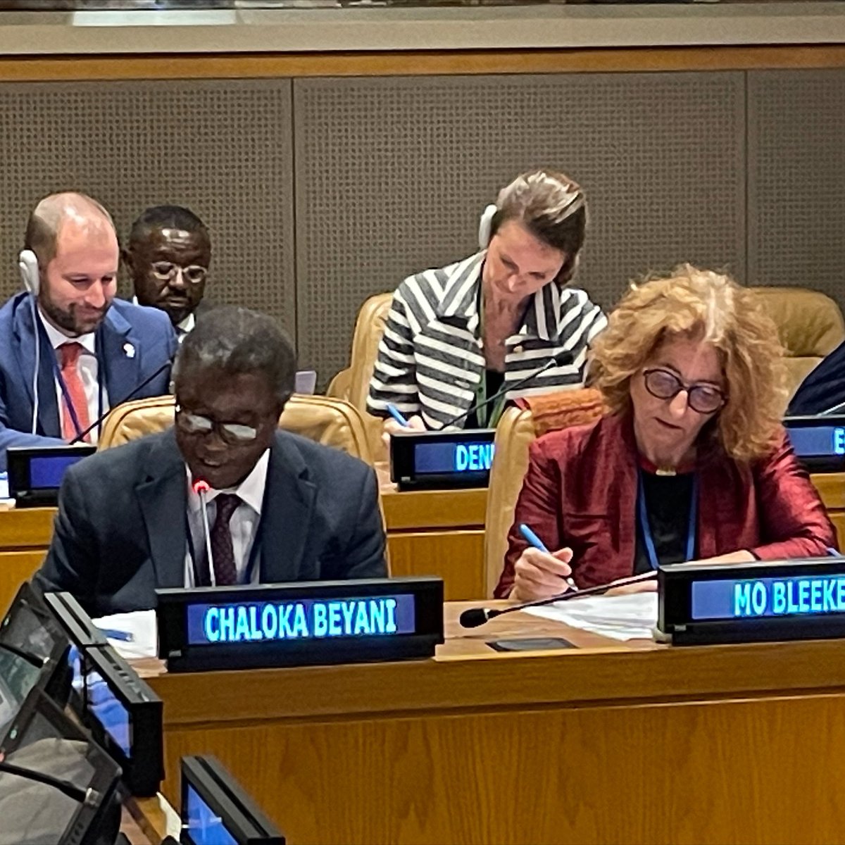 UNOSAPG's tweet image. “The Responsibility to Protect was never meant to be remembered - it was meant to be realized”, Special Adviser on Prevention of Genocide, Beyani &amp;amp; Special Adviser on RtoP, Bleeker emphasized today at the Ministerial Meeting on Responsibility to Protect, during #UNGA80.
#R2Pat20