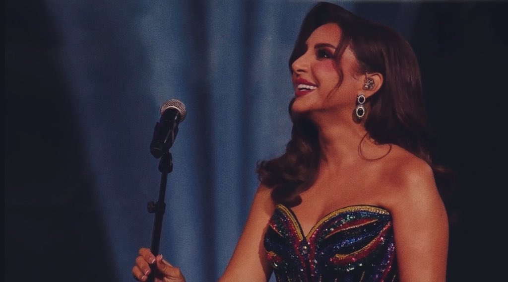 لا جديد يُذكر ولا قديم يُعاد نجاح آخر يُضاف لسلسلة نجاحات صوت مصر وروح الخليج ، انغام الواجهة المشرفة للأغنية العربية في كل مكان بالعالم واليوم أثبتت وأكدت هذا النجاح من وسط لندن ، دمُتني للفن يا أجمل انغامه والحمد لله على سلامتك #انغام_في_لندن #AnghamRoyalAlbertHall <a href="/Angham/">Angham</a> ❤️