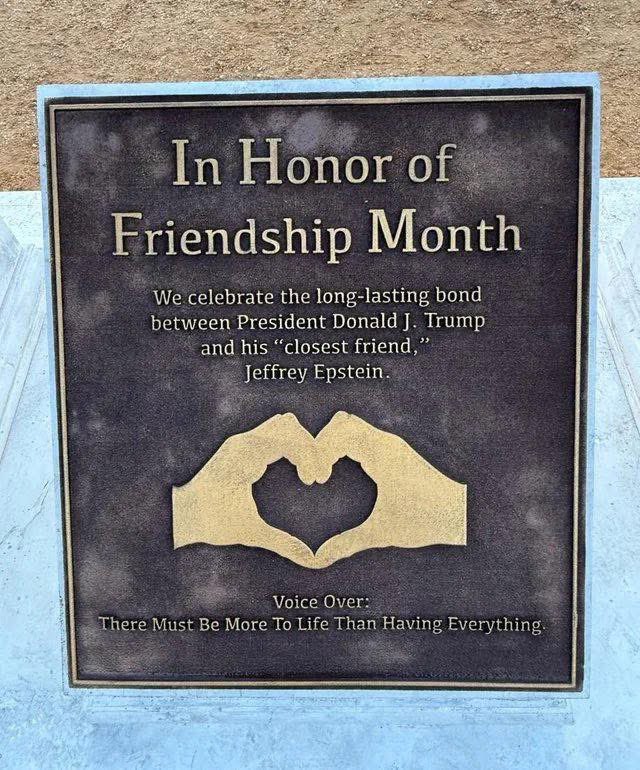 MzSgtPepper's tweet image. A statue memorializing the friendship between two pedophiles. 

Never let the world forget the victims and these criminals. 

Thank you, anonymous. 

#ReleaseTheEpsteinFiles