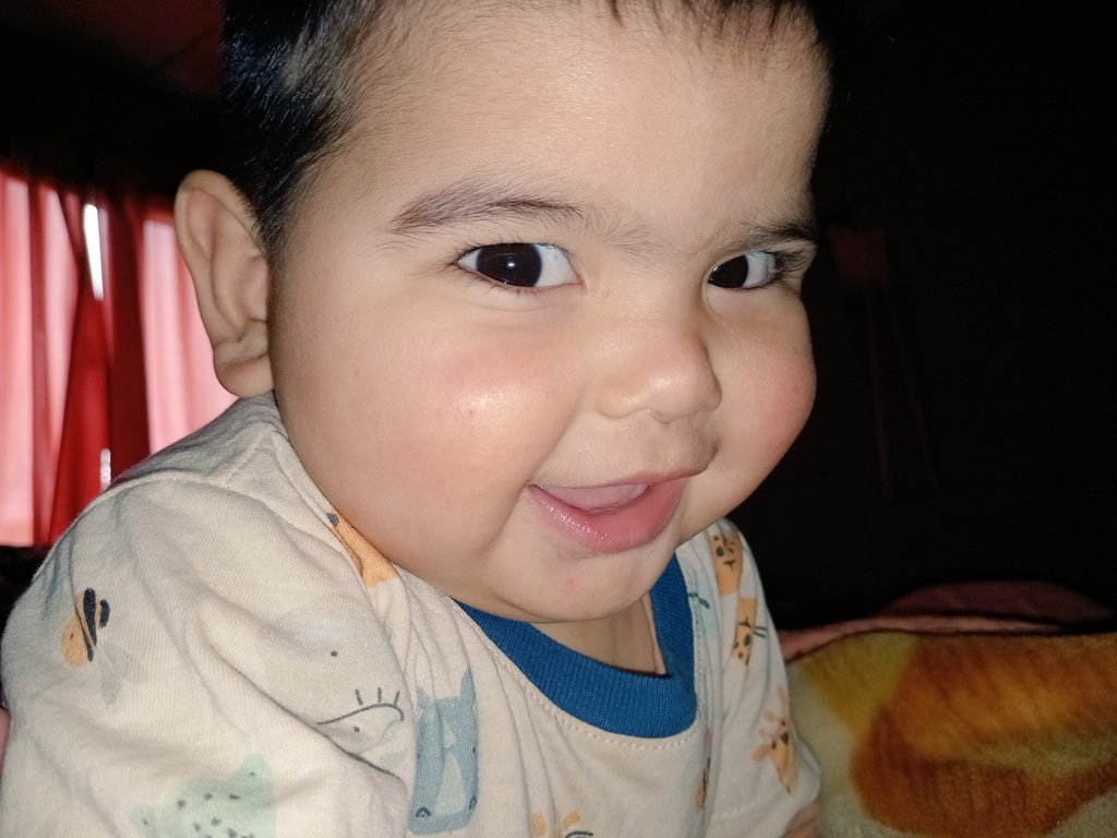 Como no estar enamorada de esa carita tan hermosa y plaga por favor🥰😍
La parte de verte todos los días esos ojitos tan dulces llenos de amor ❤️‍🩹