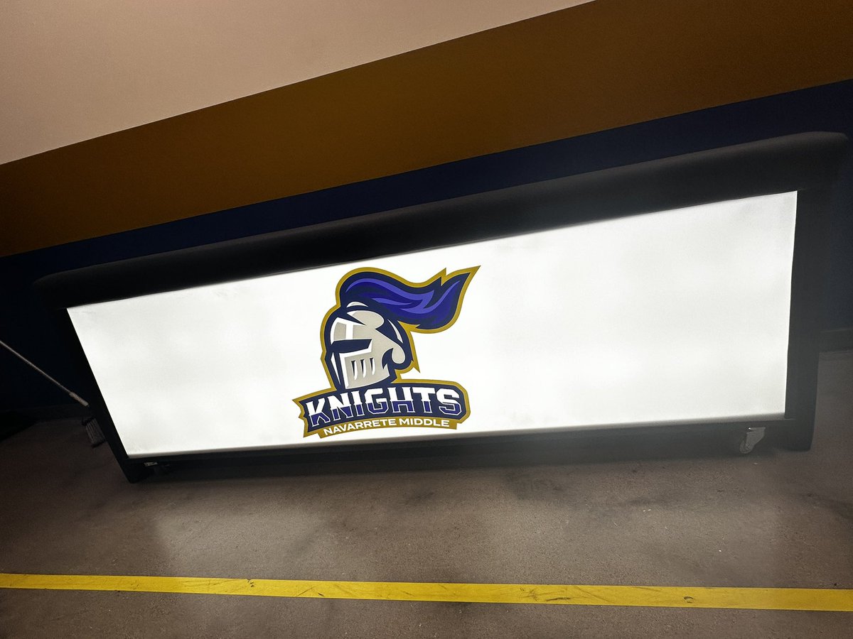 NuriRobles1's tweet image. Who got a new score table??? We did! Volleyball season here we come! #ItStartsWithUs #KnightNation @EPISDathletics @mpazepzona