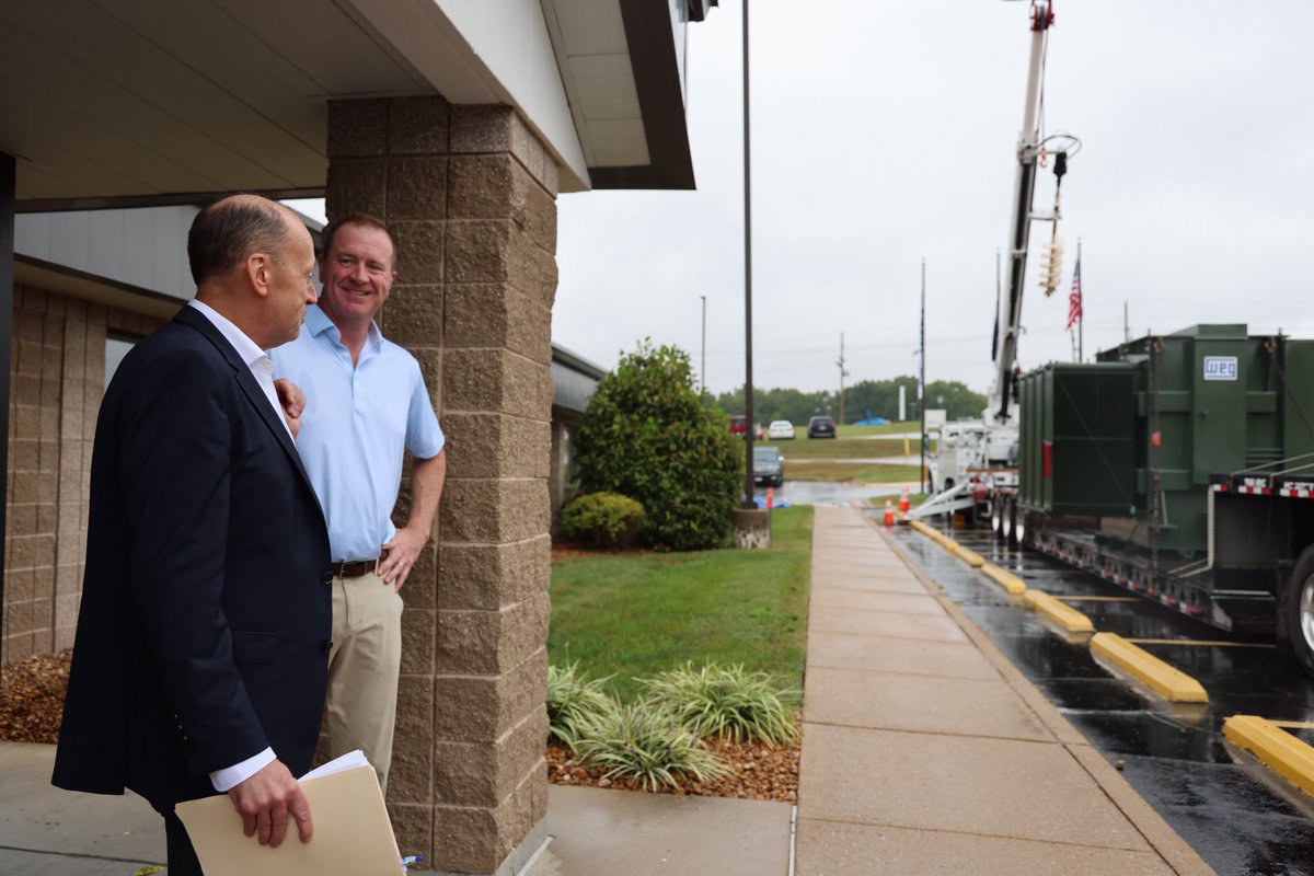 SenEricSchmitt's tweet image. I was honored to attend the groundbreaking of WEG’s newest facility in Washington, MO. 

This $77 million investment in our community is just the start of bringing manufacturing back to the Show Me State.