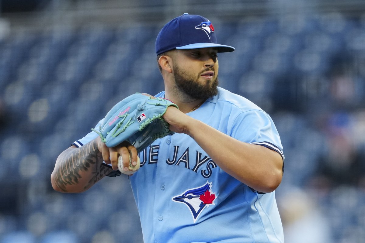 mlbtraderumors's tweet photo. Blue Jays Activate Anthony Santander, Designate Alek Manoah For Assignment https://t.co/jy8hd7mGuI https://t.co/42wpU7WVqX