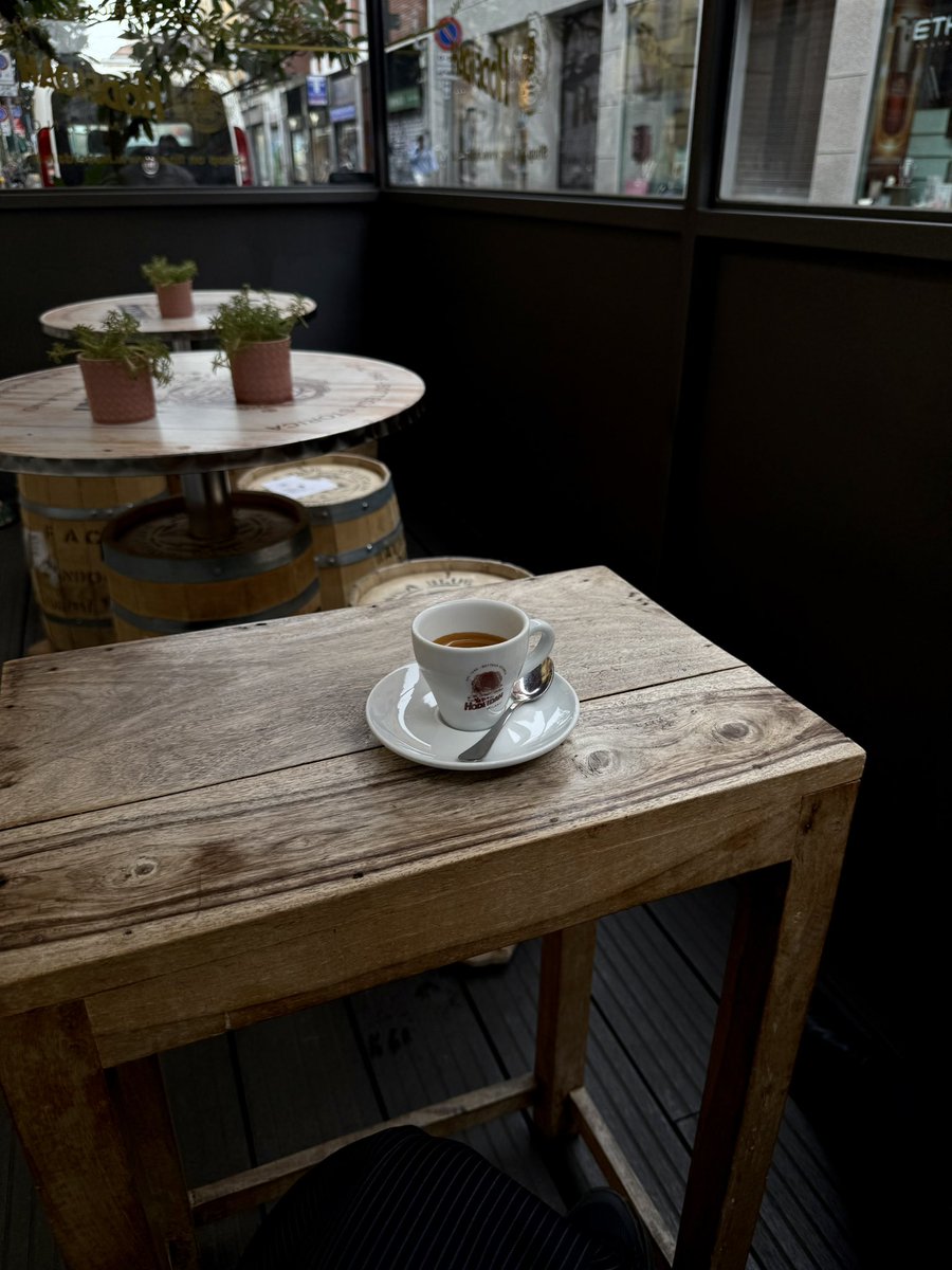 1000 🇱🇺🇯🇵 tweet media