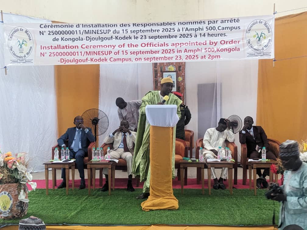 J’ai procédé, ce mardi 23.09.2025, à l’installation de 35 nouveaux responsables nommés à #UMa par le MINETAT/MINESUP le15.09.2025 dont : 02 directeurs-adjoints; 01 vice-doyen; 07 chefs de département; 06 chefs de division; 14 chefs de service et 05 chefs de service adjoints.