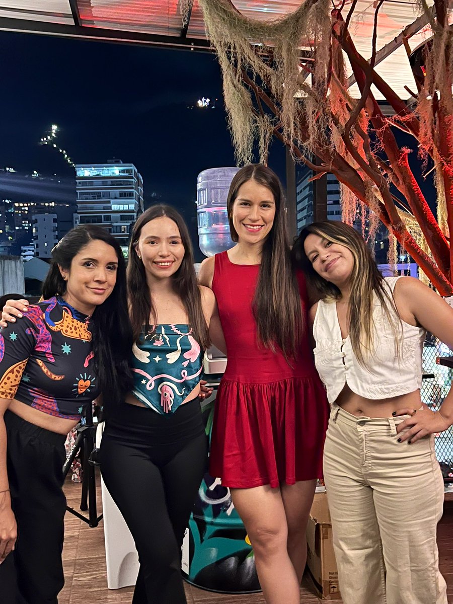 joain_'s tweet photo. Qué lindo fin de semana, recordándole a la vida que un día de amor y amistad si se puede disfrutar y celebrar junto a las personas correctas ❤️‍🔥…  Super recargada de la mejor energía, gracias a todos https://t.co/8sfQ8M7p1Y