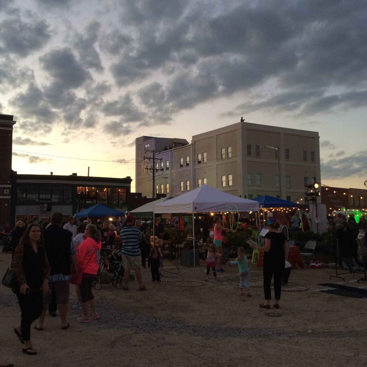 Throwing it back to the very first NEON Festival in 2015 ✨ Murals, music, and community lit up the District and sparked 10 years of new energy.

📅 Celebrate the 10th Annual NEON Festival Oct 16–17 in the NEON District.
More info: neonnfk.com/festival/