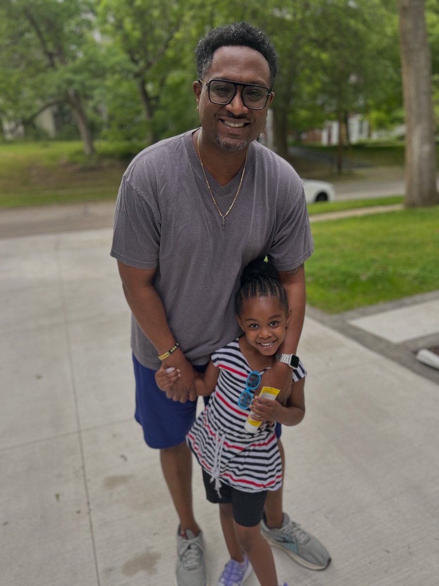 StateRepWEST's tweet image. A SPECIAL Happy Birthday to the little girl who simply makes my day. It’s been an honor to watch you grow. 

Happy Birthday Babygirl 🥳🎊🎂❤️