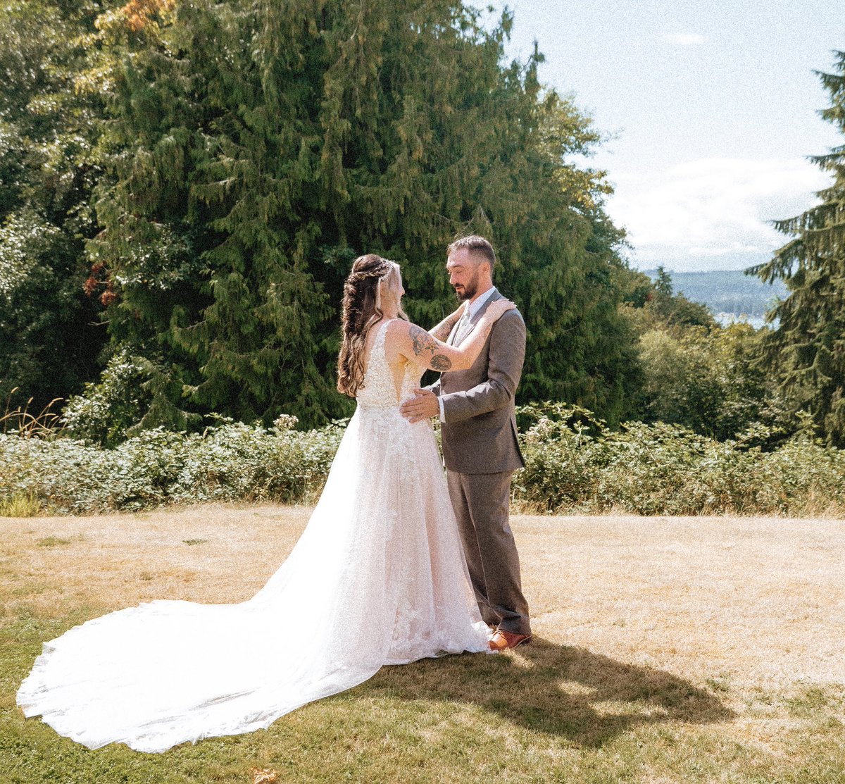 Newlyweds co-stream tonight around 5:30 pm PDT/8:30 pm EST w/ the mans <a href="/Namfiretv/">Namfire</a>!!! Playing <a href="/ArenaBreakoutPC/">Arena Breakout Infinite</a> 🤩

Will we make it? See then! 

twitch.tv/omfgsevy 
twitch.tv/namfiretv