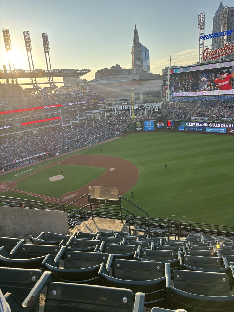 This attendance is fucking pathetic