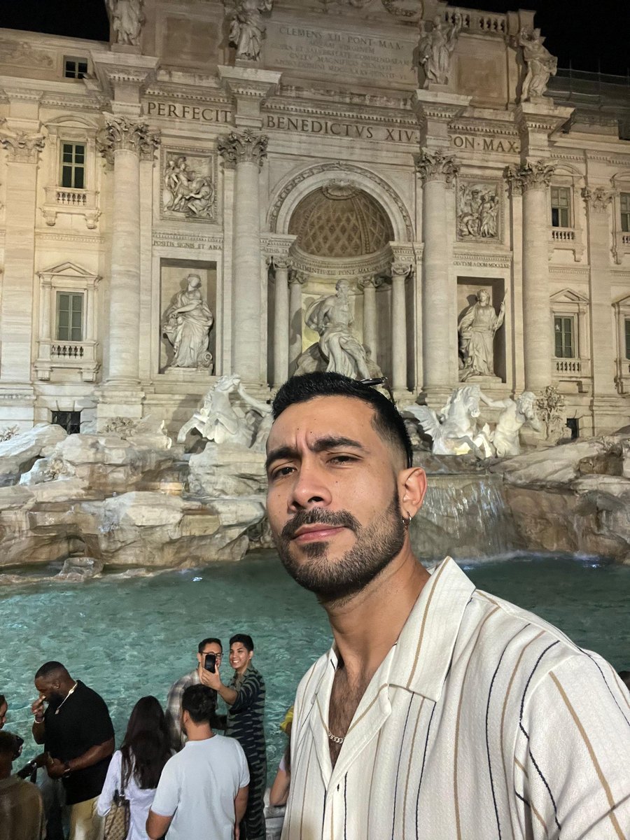 ECM1524's tweet photo. La magia de viajar 🫴⚡ https://t.co/vLCW2EcwK7