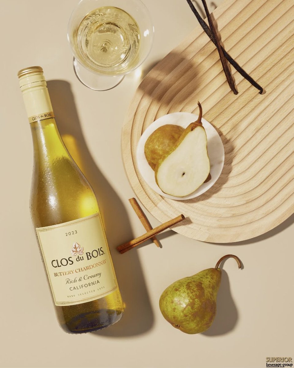 🌟🍷Savor sunset moments with a glass of @closdubois Buttery Chardonnay—packed with pear, apple, and creamy vanilla notes. 

Drink responsibly; must be 21 years or older.