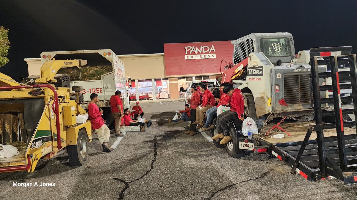 DonsTreeSvc's tweet image. Augusta we are still here to help. Just taking a moment to refuel. We are here to serve. #treeservice #donstreeservice #augustatreeservice