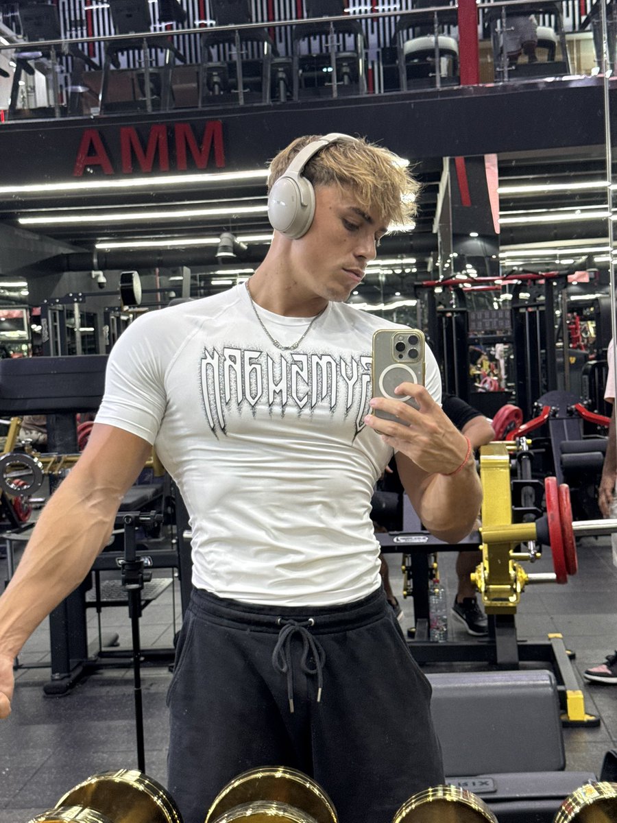 masterchad17's tweet photo. Got a new compression gifted https://t.co/5jl3yKtlis