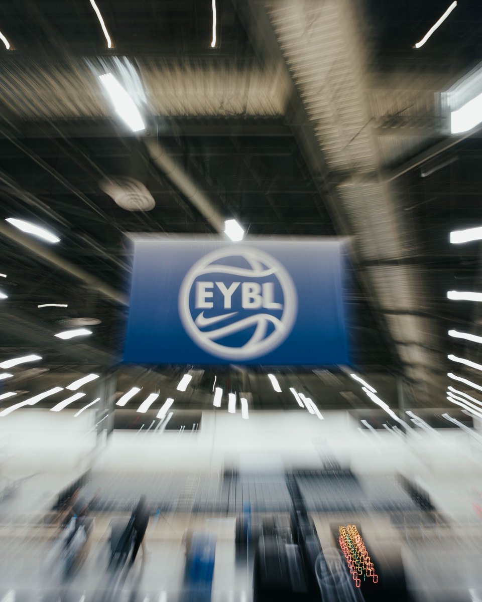 VisualGraphx's tweet image. This summer, Visual Graphx provided custom signage for the 2025 Nike EYBL Girls Basketball Sessions. 🏀 #2025EYBL (2/2)
Check out some of the different signage designs we provided throughout the summer.
Learn more about us: visualgraphx.com