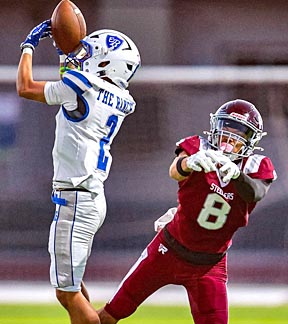 Congrats Isaiah Sandoval (El Rancho, Pico Rivera).
SoCal Defensive Player of Week.
Keyed team's win vs Fontana with four interceptions (now five for season). 
<a href="/HaroldAbend/">Harold Abend</a> <a href="/James_Escarcega/">James Escarcega 📈🏈🏀⚾️🥎 🤼🤽🏽‍♂️🏊🏼‍♀️🏌🏻⚽️</a> <a href="/WeAreERFootball/">El Rancho Football</a> <a href="/SGVNSports/">Fred J. Robledo 👨🏻‍💻</a> 
calhisports.com/2025/09/23/sta…