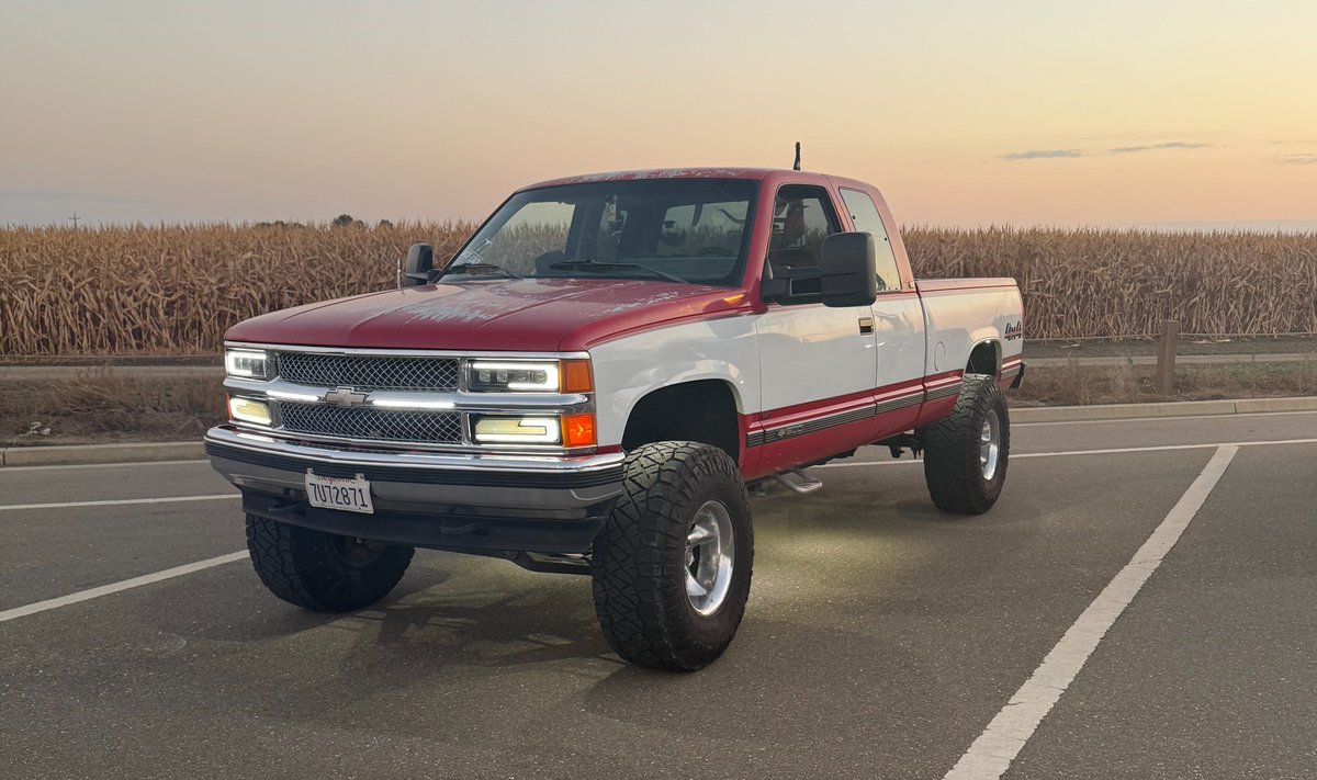 Hornblasters tweet media