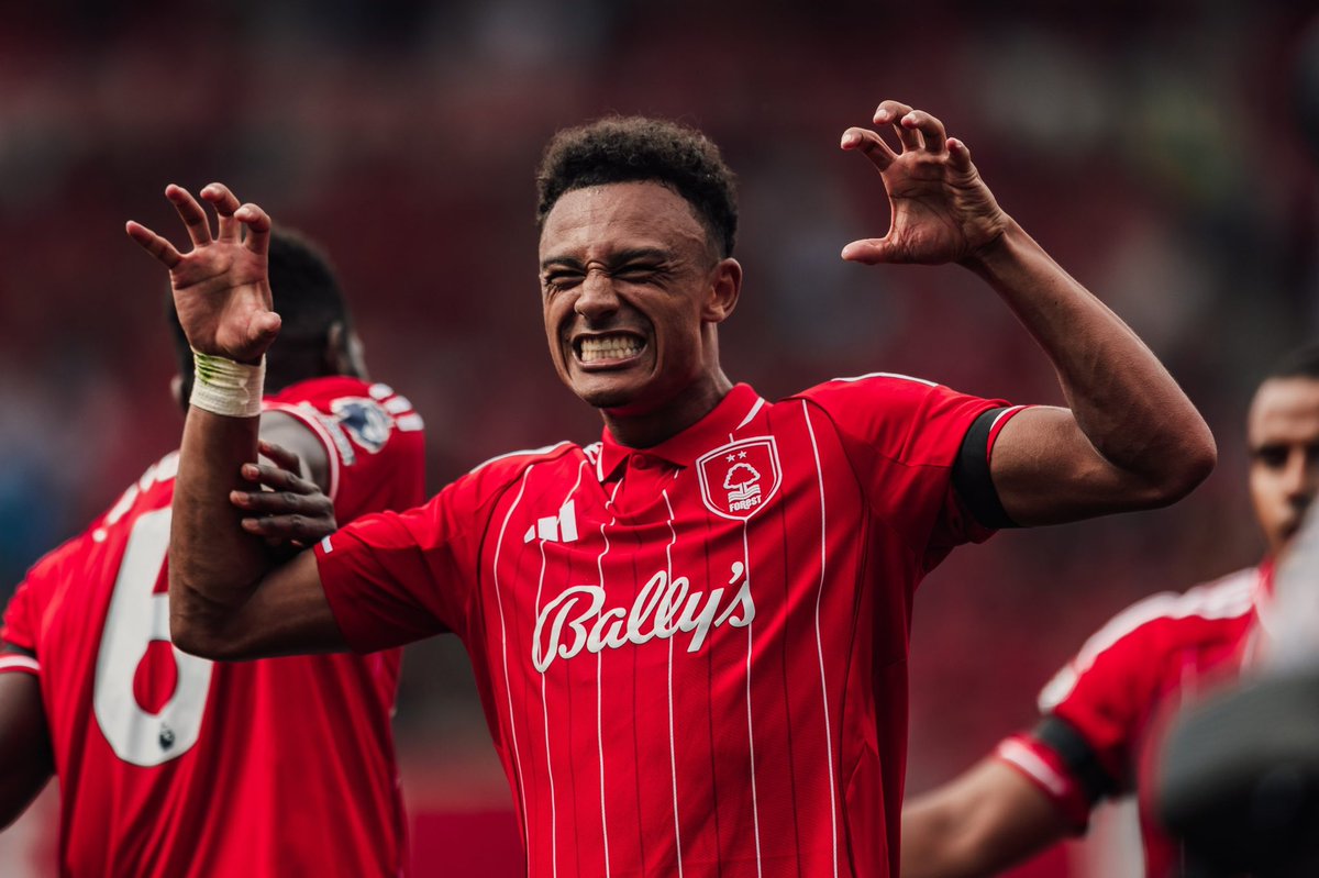 2 of the greatest wingers in the world play today 🐐

#RealBetisNFFC #nffc #RealBetis