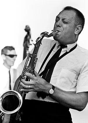 Cuando Boots Randolph "tocaba la trompeta", hacía más que simplemente tocar el saxofón. Más que simplemente sacar notas musicales. Y por eso su saxofón sonaba como si pudiera cantar... hablar...

Lo escucharemos en Belcha #Jazz Club, jueves a las 23hs por <a href="/RadioBelcha/">Radio Belcha</a> y <a href="/tunein/">TuneIn</a>