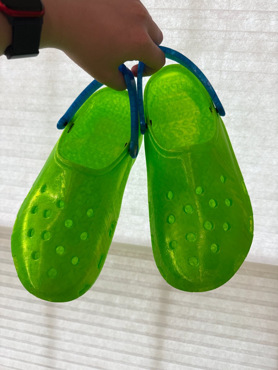 aceganghub's tweet image. Day 2 of @3DPrintopia hype posting. My first &quot;Sponsor Croc&quot; Charm is finished, it&apos;s @joshuartaylor and ReCreator. I have many jibits for my special 3D Printed Crocs. See them in person while I walk around the event this Saturday!