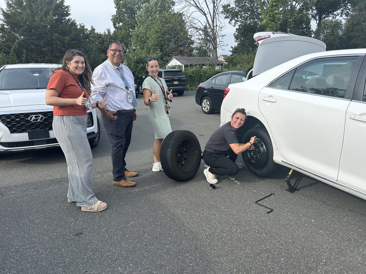 Nydia Peake (@senorapeakehtsd) on Twitter photo Our <a href="/HTSD_Kuser/">Kuser Elementary</a> Staff is always ready to jump in and lend a hand! In the classroom and outside of the classroom! This is what makes a great team! We are one community! <a href="/WeAreHTSD/">WeAreHTSD</a> <a href="/LauraGeltch/">Laura Geltch</a> Our <a href="/HTSD_Kuser/">Kuser Elementary</a> Staff is always ready to jump in and lend a hand! In the classroom and outside of the classroom! This is what makes a great team! We are one community! <a href="/WeAreHTSD/">WeAreHTSD</a> <a href="/LauraGeltch/">Laura Geltch</a>