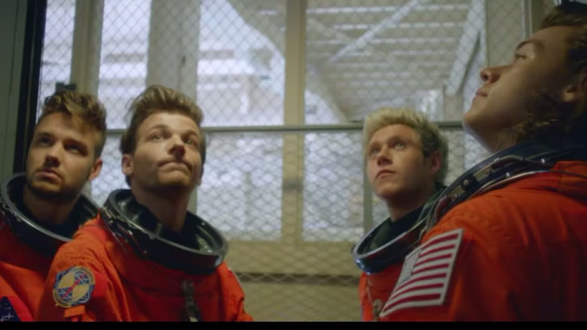 lestatmiamor's tweet image. they left a space for athena