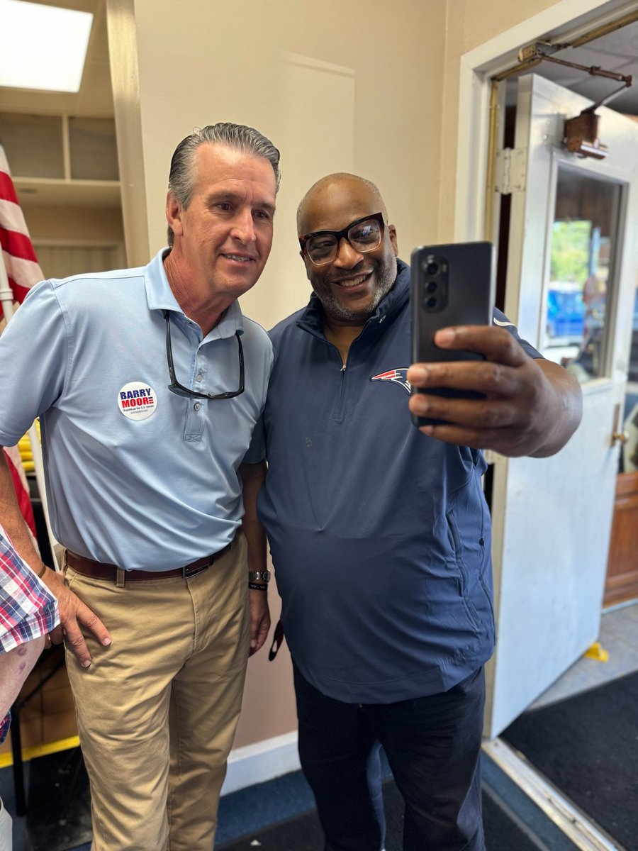 BMooreSenate's tweet image. Honored to attend the Madison Republican Men’s Club breakfast in Huntsville Saturday morning.  🇺🇸☕️.

Founded by the late Elbert Peters, an icon in Alabama politics, this group continues to inspire conservatives across our state. 🙌

#BarryMoore #USSENATE #ALPolitics #GOP…