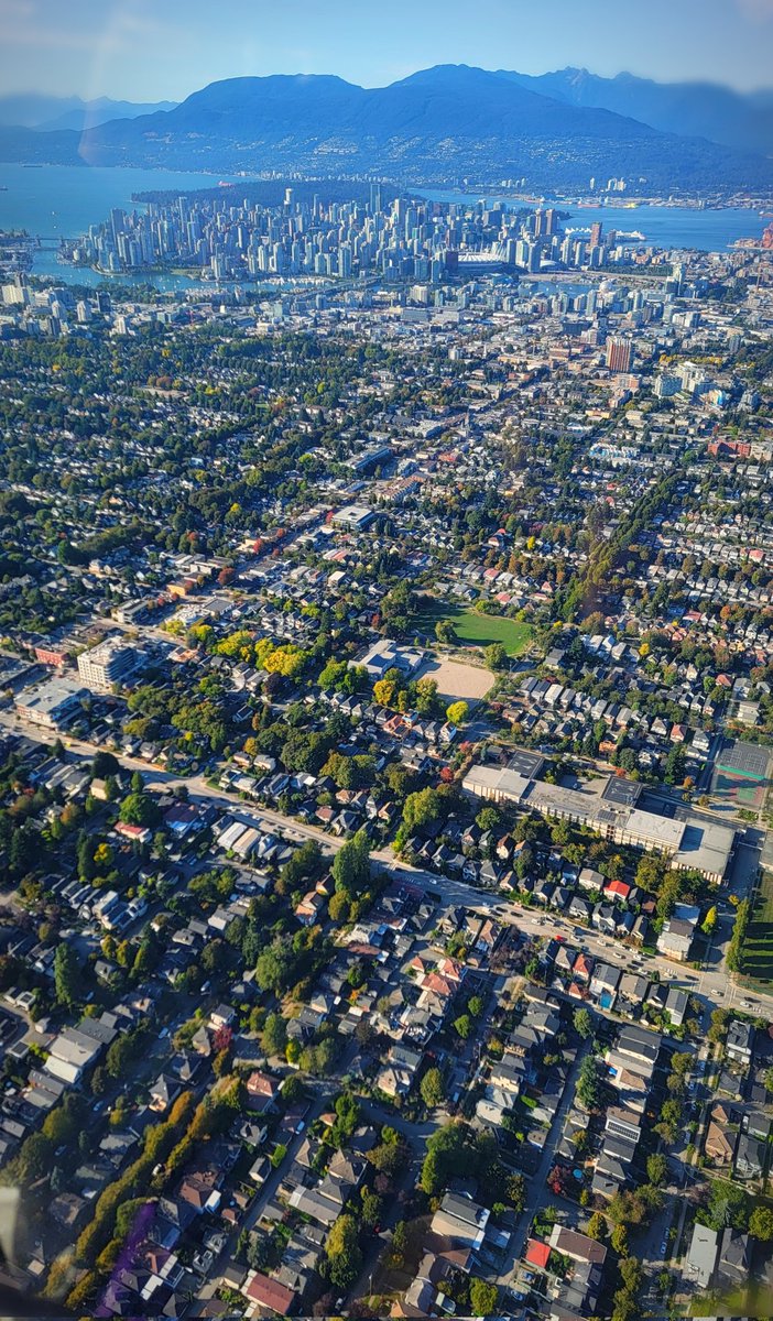 TrishJewison's tweet image. Long shot #Vancouver 🤩