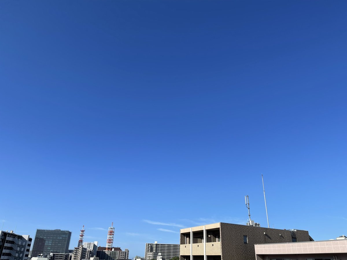 おはようございます☀

今日は　9月24日 水曜日 です
　日の出　  5:30
　日の入り17:35

千葉市の今日の気温は
最高27℃ 最低18℃ です！

気持ちのいい朝ですね！

季節の変わり目なので
体調にご注意ください🙏🏻

今日も
がんばりましょう💪🏻