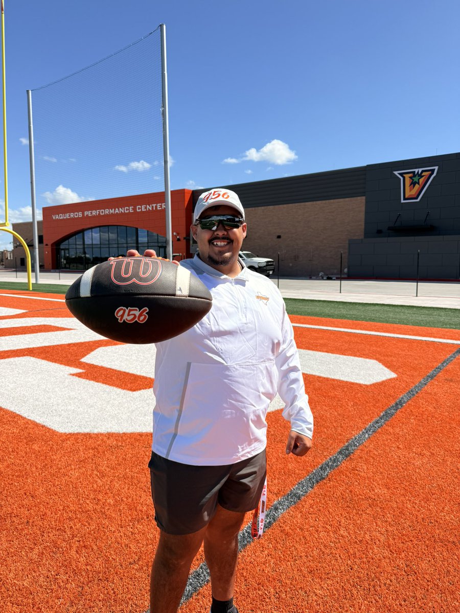 Manager spotlight : Jonathan Solis
Class: Sophomore
Position Group: The Muscle 💪🏽 (O-Line)  
Iconic Moment: My First Home Game
Theme song: T-R-O-U-B-L-E by Travis Tritt 
#Eqweek2025