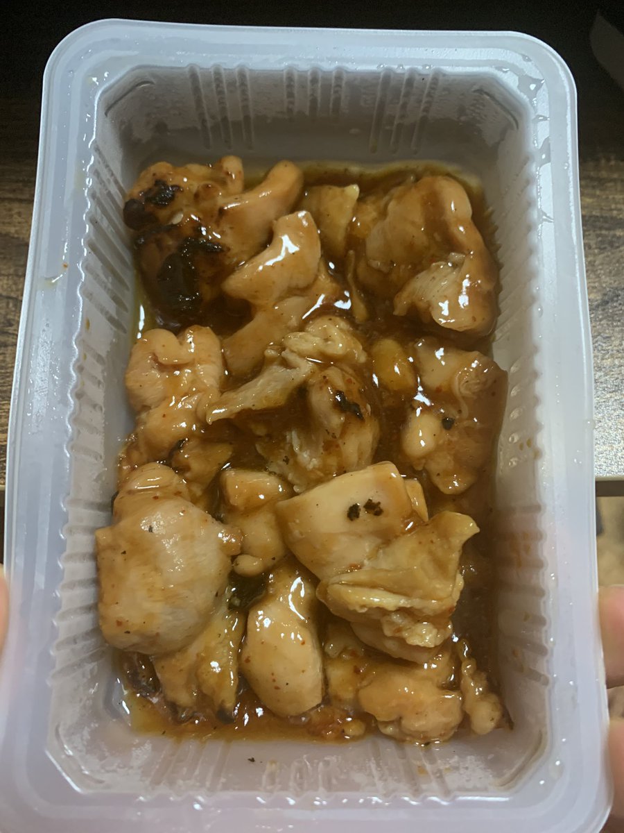 みなさん、おはようございます！
今日はトレOFF、日帰り温泉に行ってリラックスしたいと思ってます。
昨夜食べたローソンのレンチン焼鳥、自分の中では定番商品😅
たんぱく質が25g摂れるのも良いです👍
今日もお互い頑張りましょう！😊