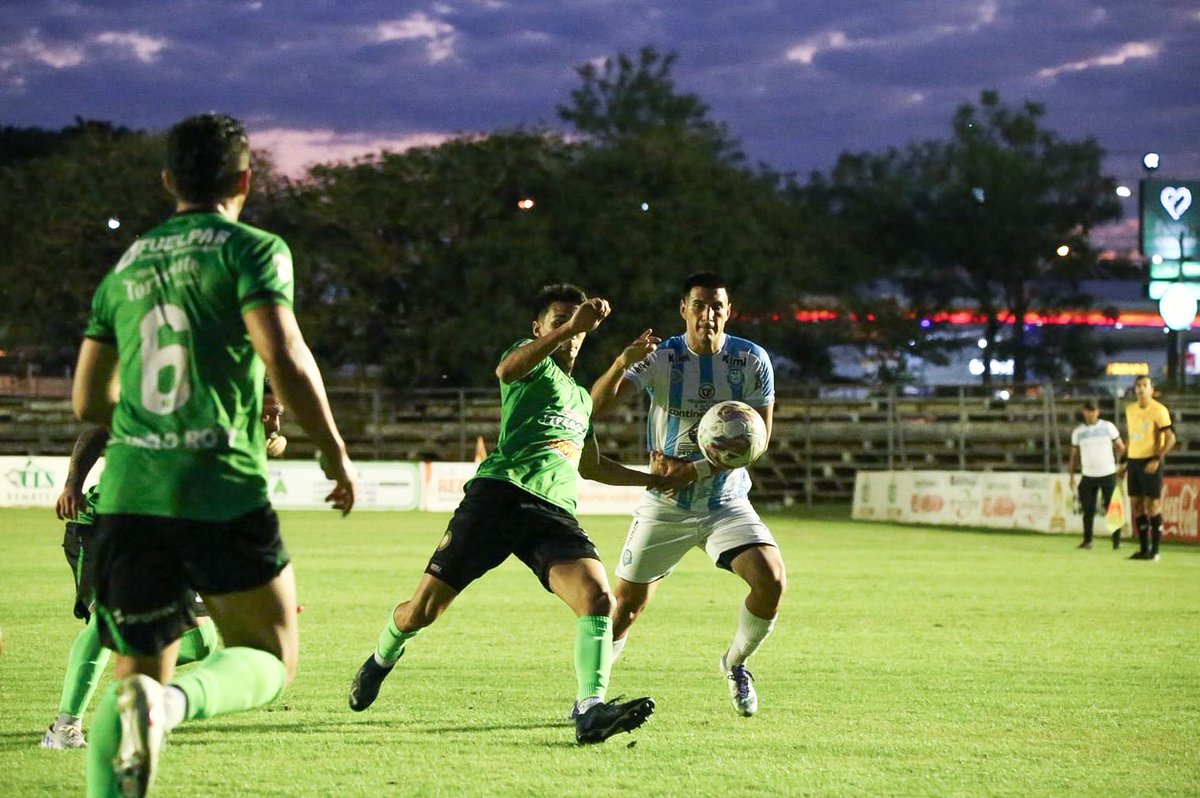 rubionu1913's tweet photo. #Fecha28
35' ST
#Guaireña 0
#RubioÑu 0
🏟Parque del Guairá
#Adelantelaureado🇳🇬💪 https://t.co/BAMQhWcPRt