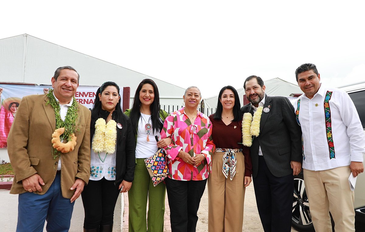 mgdohector's tweet image. Hoy acompañé a la Gobernadora @delfinagomeza en su Segundo Informe en #Temascaltepec.
Desde el @PJEdomex reafirmamos nuestro compromiso de estar cerca de la ciudadanía en el sur del Estado de México. ⚖️

#PJEMcercano #JusticiaCercana