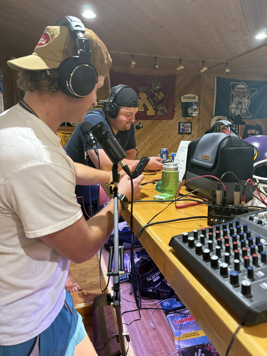 Back at recording another ep of <a href="/SLVRBLLTSESSION/">The Silver Bullet Sessions</a> 
<a href="/sammyk102/">Sam K</a> and <a href="/Tdawgy_23/">Travis Carruth</a> 
Thanks to <a href="/7thavenuepizza/">7th Avenue Pizza</a>