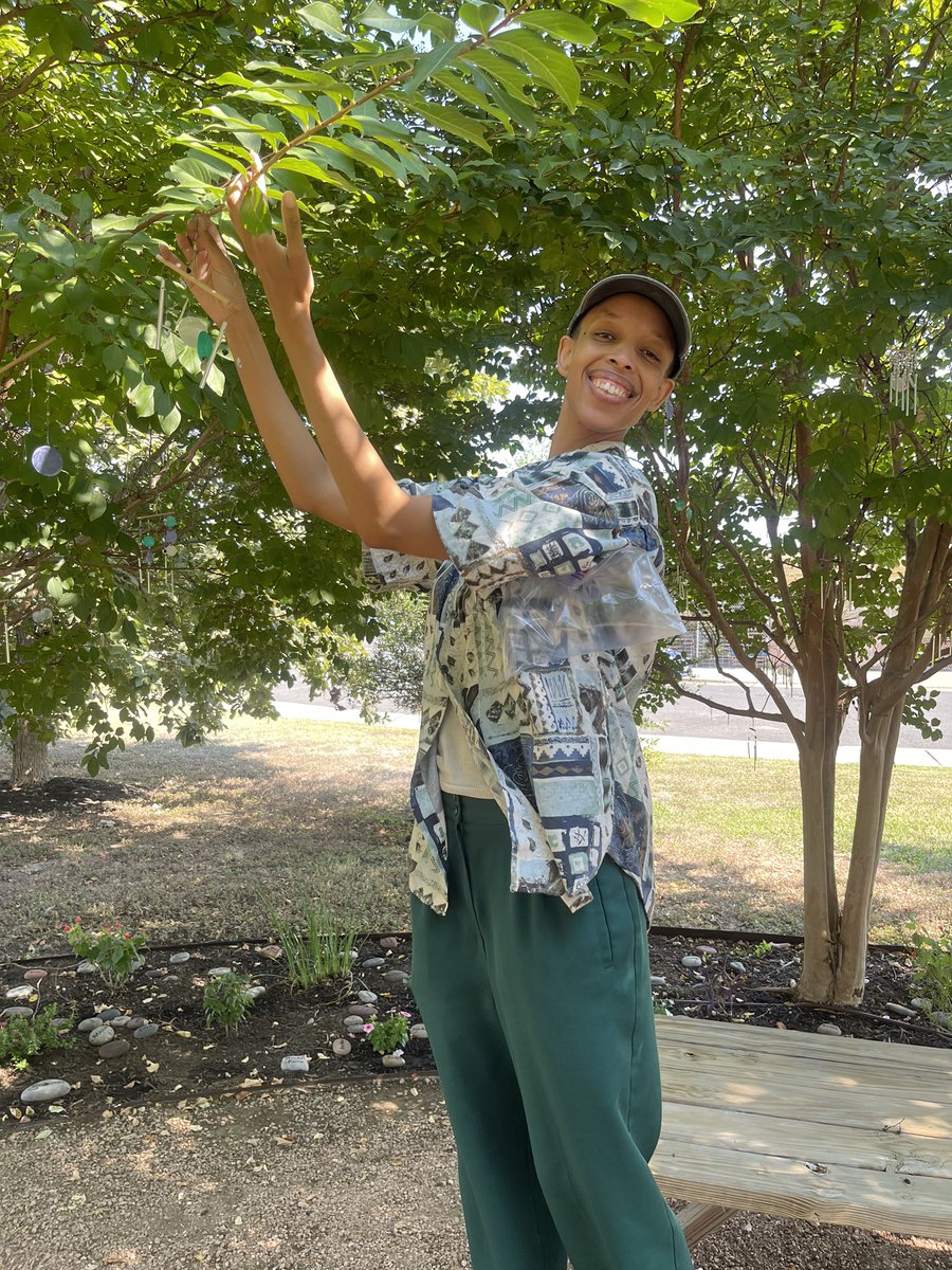 Chenae and a JLA volunteer, Annie, refreshed the wind chimes in the garden last week! 

#austinmilkbank #howtosavetinybabieslives #humanmilksaveslives #isavebabies #donation #breastmilk