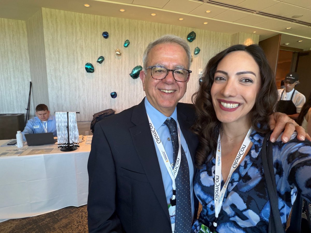 When you wrap up Membranous Nephropathy session with idols in the field! <a href="/SethiRenalPath/">Sanjeev Sethi</a>, Dr Niles, Dr Jha, Dr Aurora and Lafayette! #membranousnephropathy #GlomConHawaii #Day2 <a href="/GlomCon/">GlomCon</a>