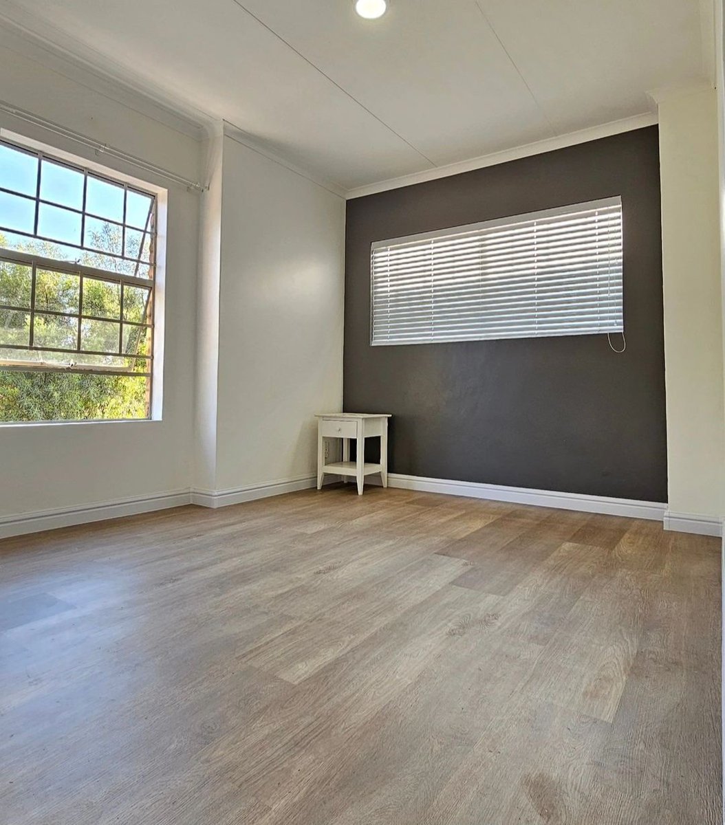 OasisfloorsFL's tweet photo. 💎 We combine realism and incredible comfort with durability and affordability.

💎 Vinyl flooring is an affordable, low-maintenance alternative to real flooring.

💎 Luxury vinyl planks offer the look and texture of a hardwood floor.

@OasisfloorsFL https://t.co/12Vi8kI9L7