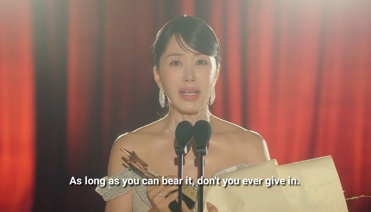 elysxiiian's tweet image. "Even when you've hit rock bottom and all seems lost, there is still hope. As long as you can endure, don't you ever give up. As long as you can bear it, don't you ever give in."

#MyTroublesomeStarEp12 
#MyTroublesomeStar