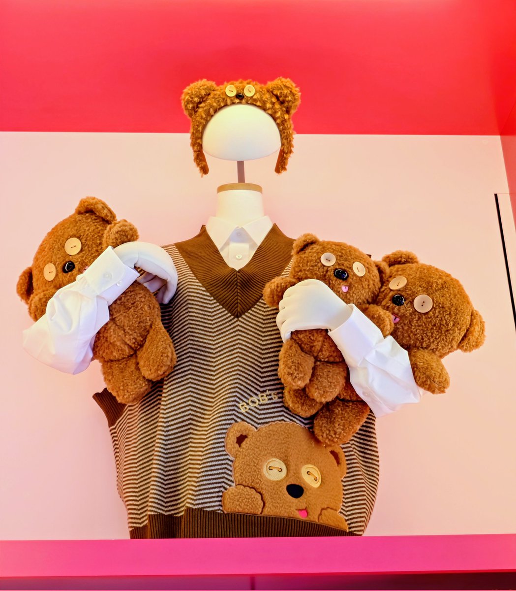 おはようございます🐻
ディスプレイからも秋を感じるようになってきました🤎
今日もよろしくお願いします😀
#USJファン