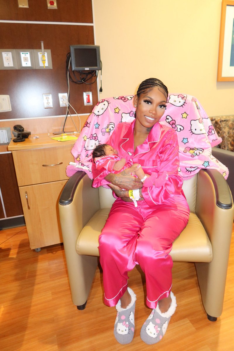 AsianDaBrattt's tweet image. My Baby Doll 🩷