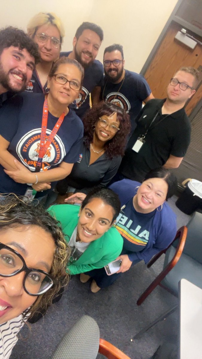 ATLeads's tweet photo. KLZ Above &amp; Beyond Committee (S.T.R.I.P.E.S) set behavior goals, incentives, &amp; reflect on data to build a ‘Connection Culture’ with our students! @AliefPASS @AliefISD @KLZCIS https://t.co/ngOwDx5xqH