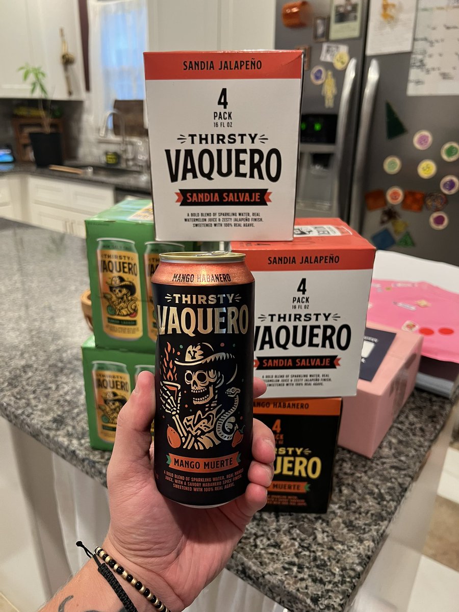 JoeyMulinaro's tweet image. And we’re clear! Ready to lock in home field with the official beverage of the Cubs postseason run @ThirstyVaquero! 

#MMCS #GoCubsGo @CarlsBeef @TBidness