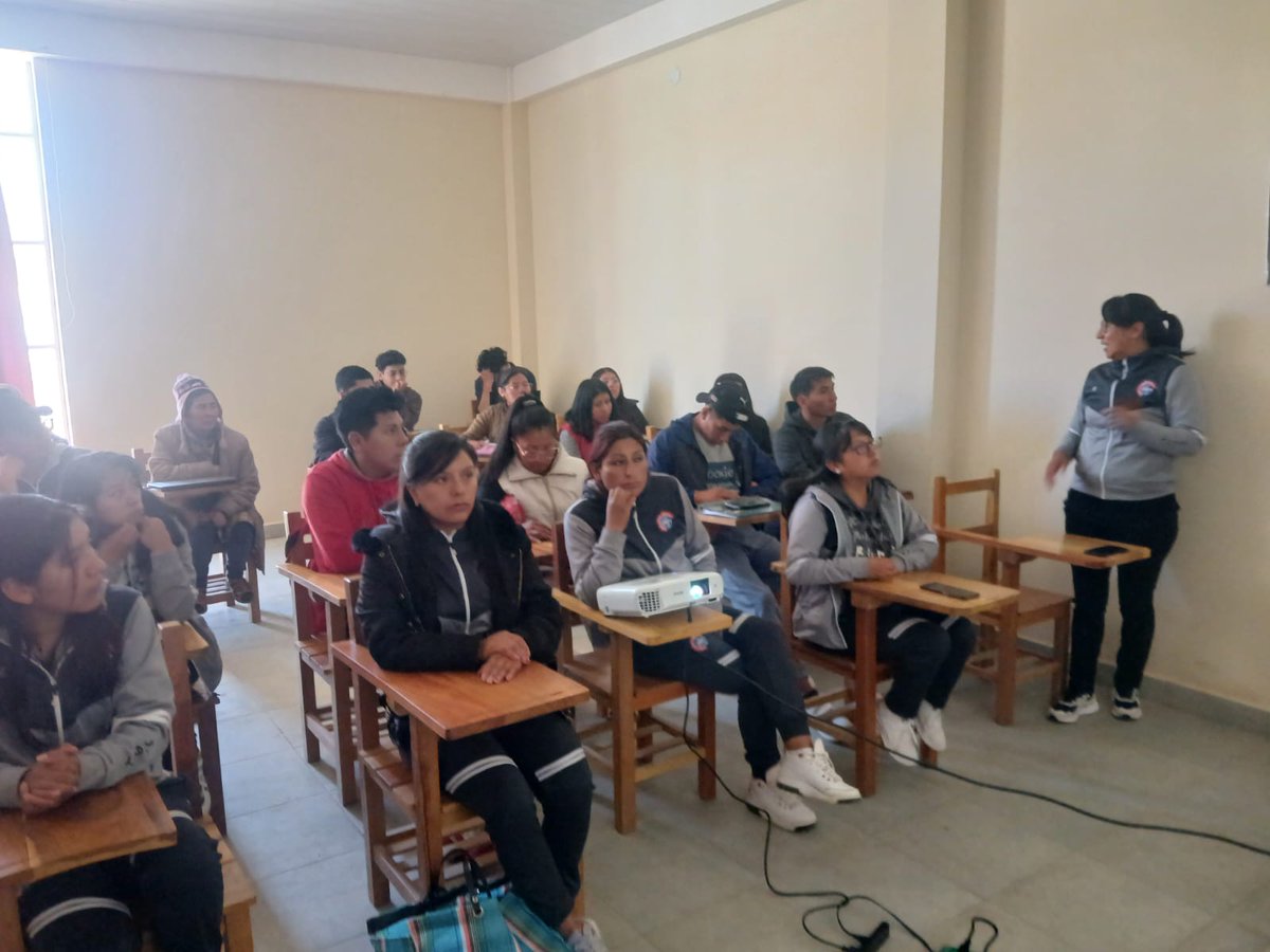 InstitutoFabril's tweet photo. ⚜️ Taller de sensibilización sobre el Dia Internacional de las Personas Sordas ⚜️

#PersonasSordas #LSB #diaespecial #sordos #OruroBolivia #diainternacionaldelaslenguasdeseñas #lenguajeDeSeñas #Oruro https://t.co/rY58GpzZ29