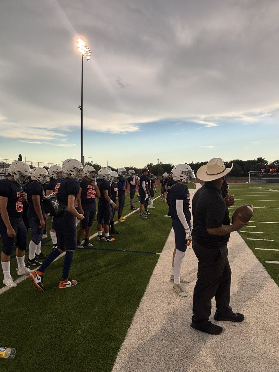 Checking out some <a href="/SJMSTigerPride/">SJMSTigerPride</a> football! Future DaWgS!!! Who wouldn’t want to be a BULLDOG?!