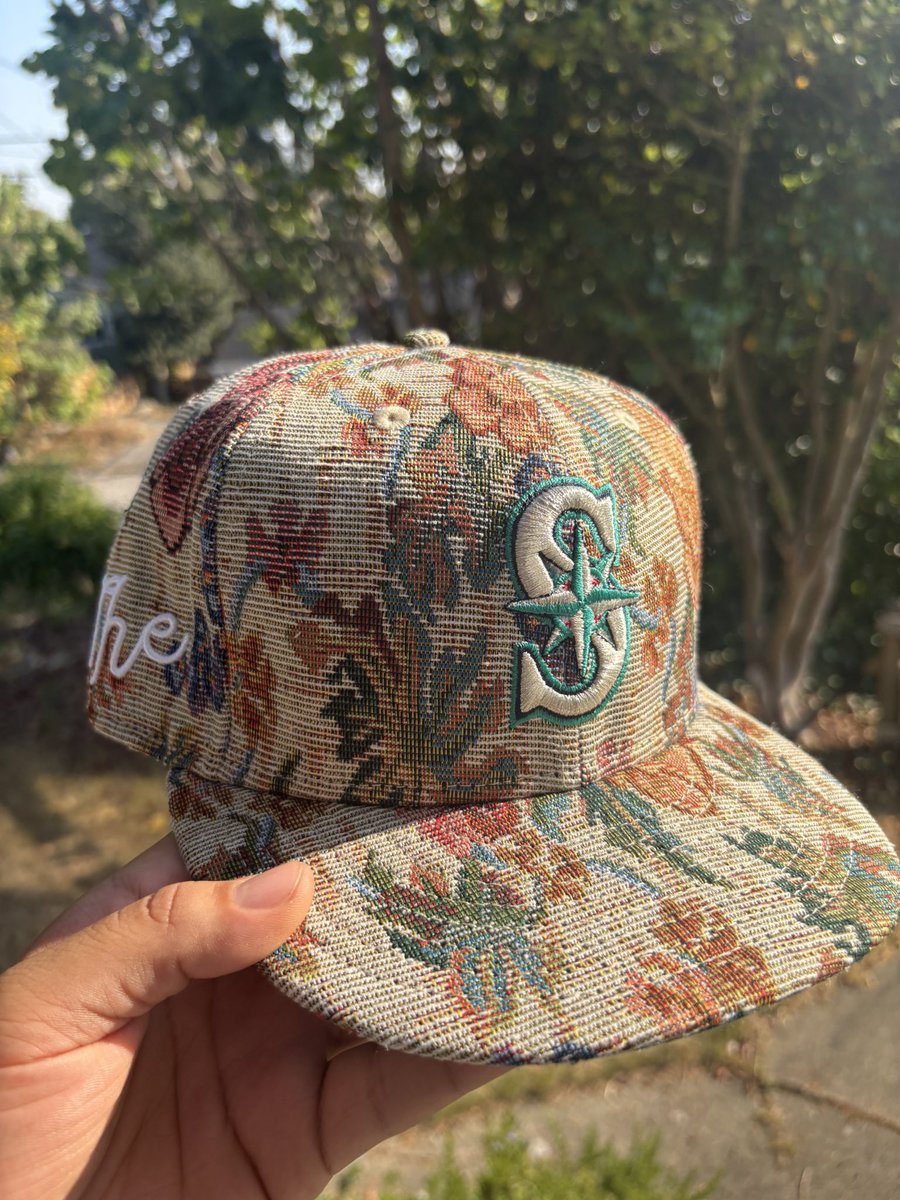 We could clinch the playoffs tn &amp; my boy Mark got an official M’s collab in the team store. Pull up n cop today <a href="/theinc0rp0rated/">markfromtheincorporated</a> 🔱