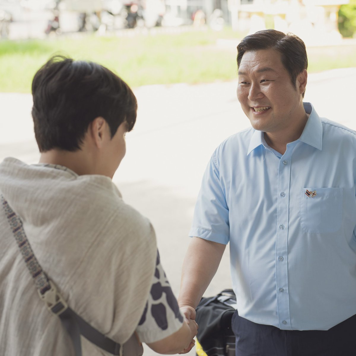 이랬는데                                요래 만났습니당 ❣️

강하늘 윤경호 너무너무 반가운 조합이다 ٩( ᐛ )و