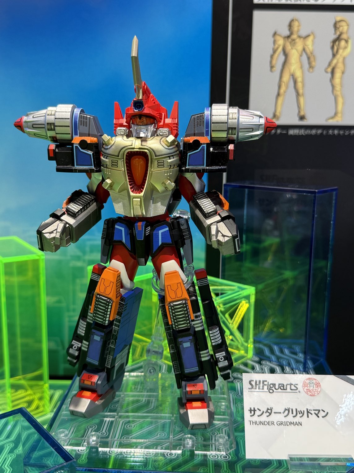 サンダーグリットマン 胸元が少しへんこで居ますドライヤーで温めて直して見てね yOuOne on X: 