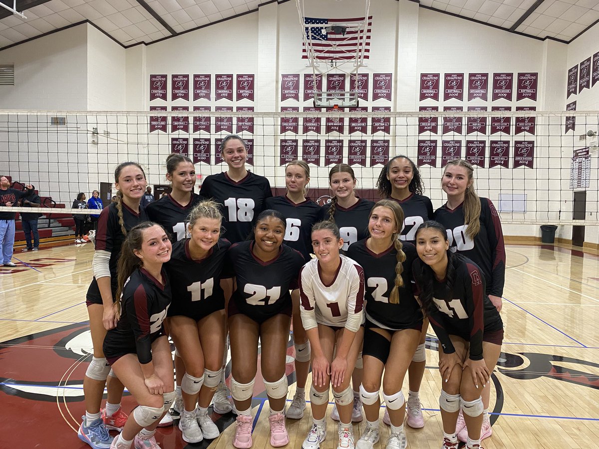CaravelAcademy's tweet image. Congrats to our Volleyball team!  They won an exciting match last night beating St. Georges 3-2.  It was great seeing the team come together to get the win.

#caravelacademy #caravelfamily #LearningWithAPurpose #caravelvolleyball