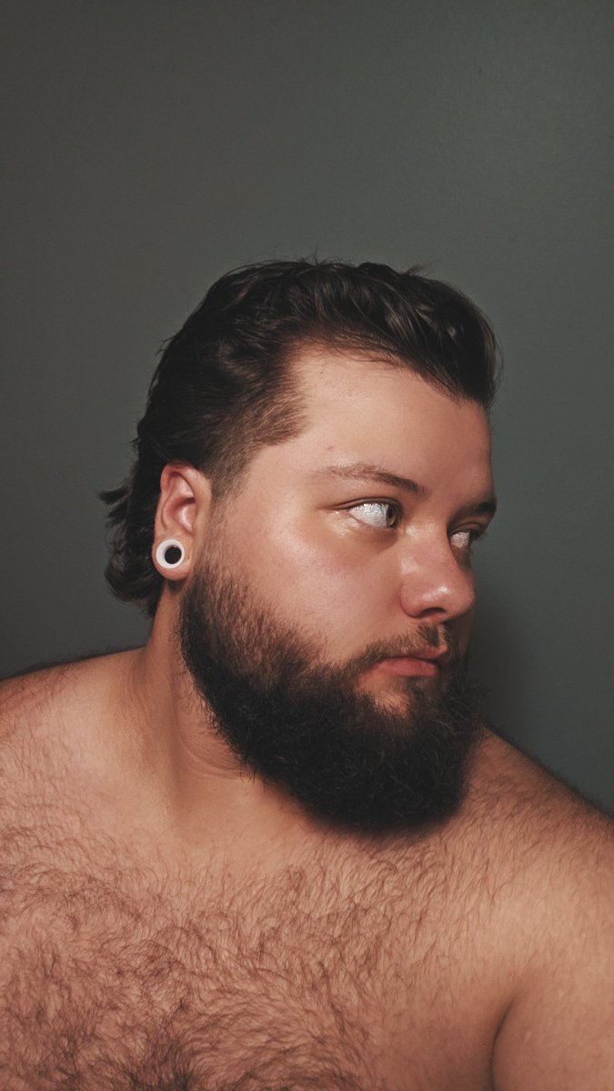 MaleboxManFtm's tweet image. DM me your favorite position, and I'll send you a pic of me in it 🤪! 
#ftm #transman #bearbottom #onlyfanscollabsneeded #coloradobearbottom