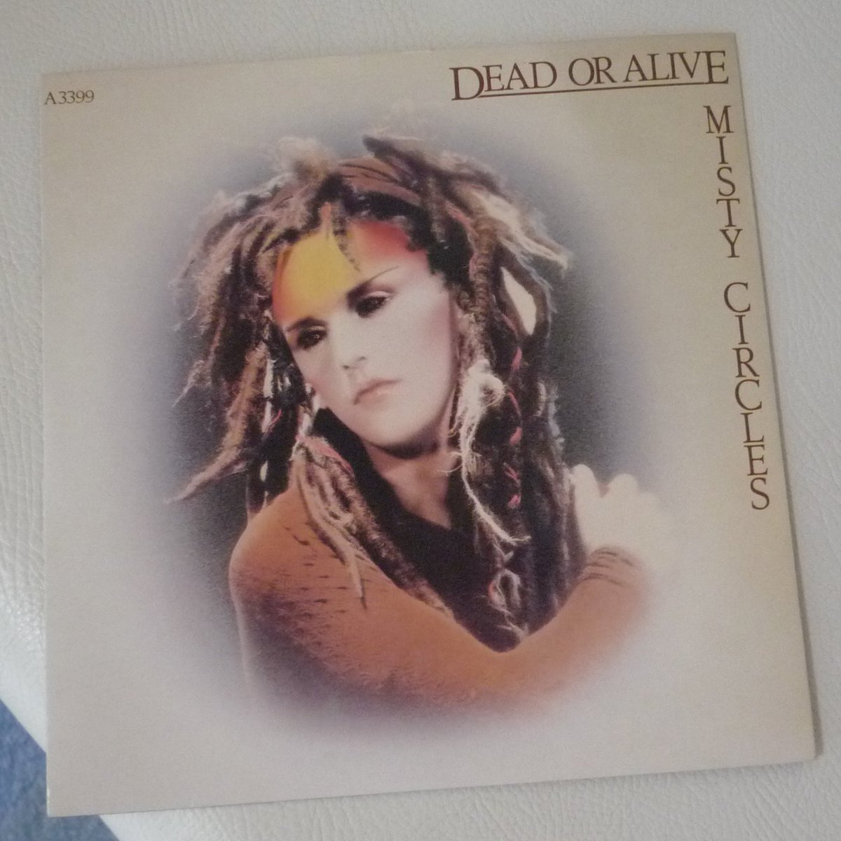 #右側を見つめるその先には···ジャケ貼ろうぜ